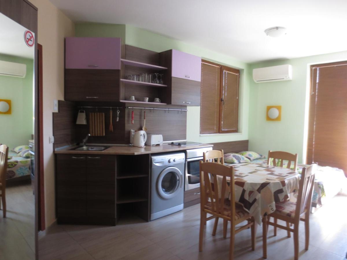 Fantasy Apartments Saint Constantine And Helena Resort Св. Св. Константин и Елена Екстериор снимка