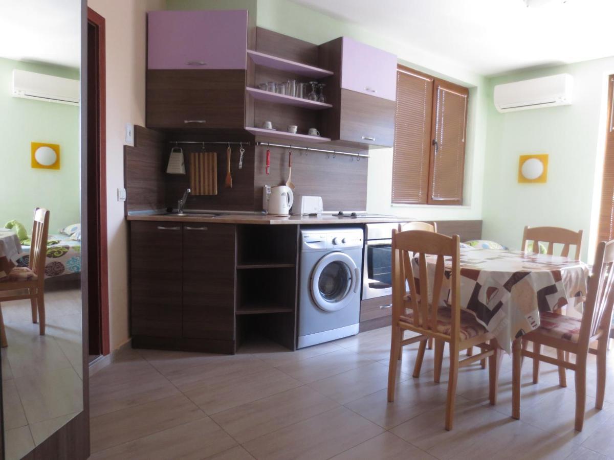 Fantasy Apartments Saint Constantine And Helena Resort Св. Св. Константин и Елена Екстериор снимка