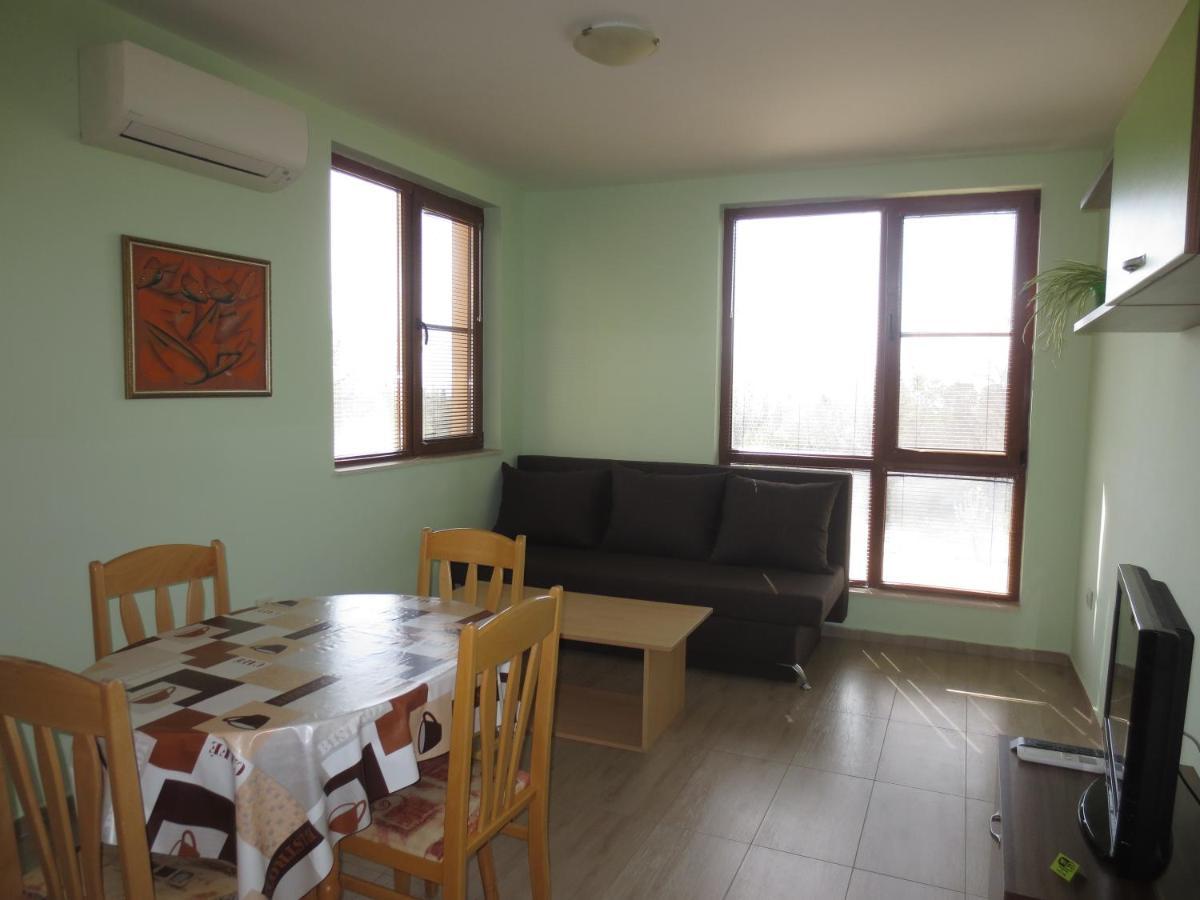 Fantasy Apartments Saint Constantine And Helena Resort Св. Св. Константин и Елена Екстериор снимка