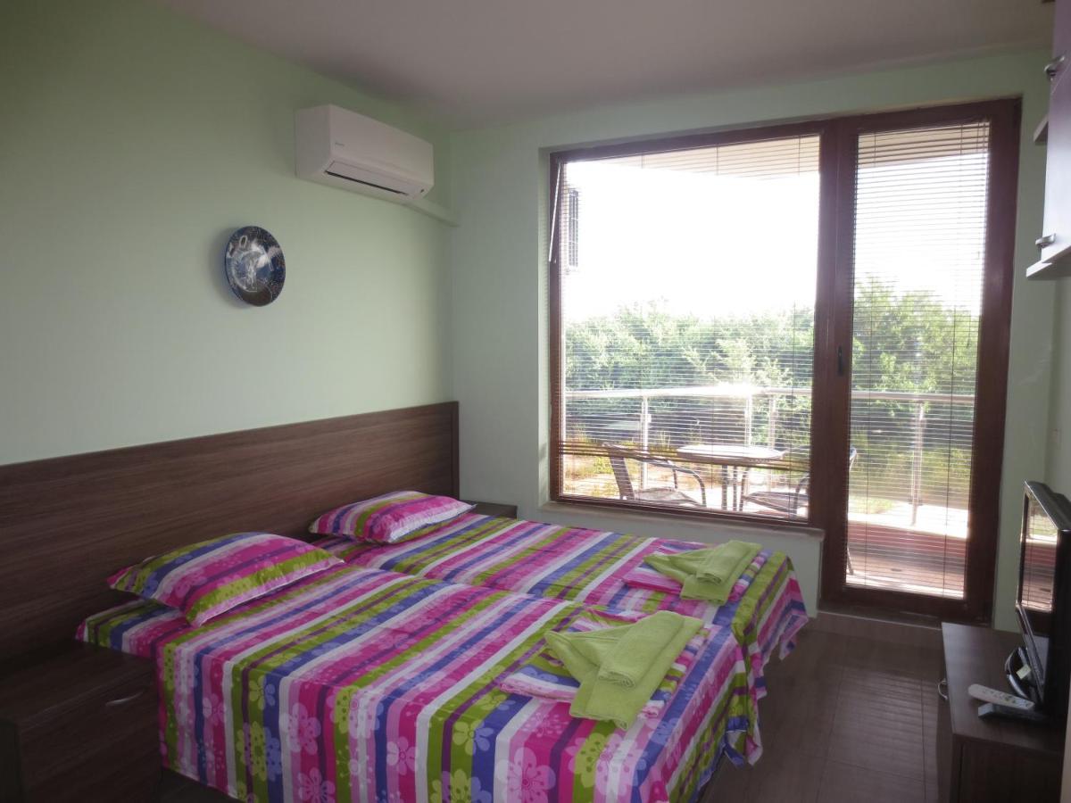 Fantasy Apartments Saint Constantine And Helena Resort Св. Св. Константин и Елена Екстериор снимка