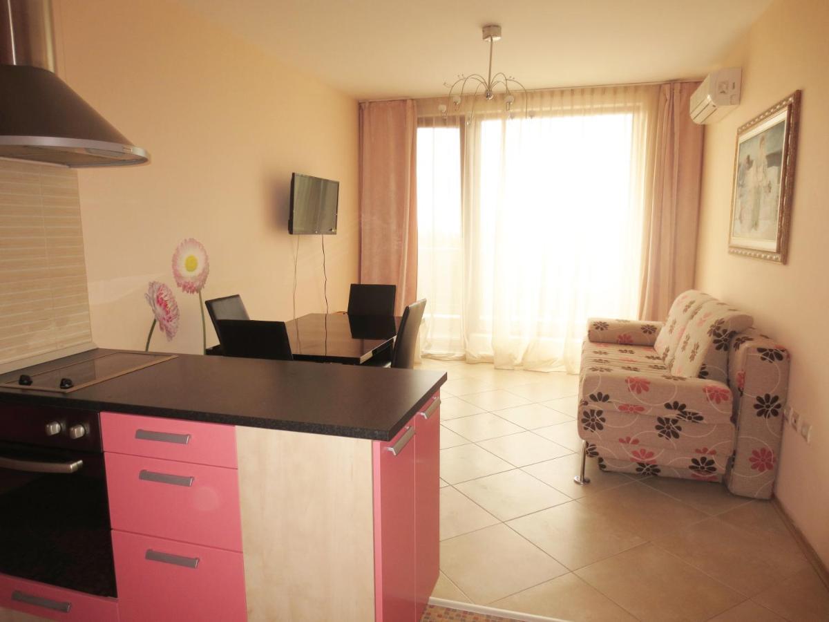 Fantasy Apartments Saint Constantine And Helena Resort Св. Св. Константин и Елена Екстериор снимка
