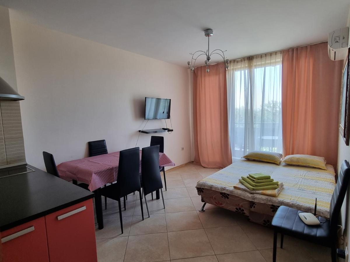 Fantasy Apartments Saint Constantine And Helena Resort Св. Св. Константин и Елена Екстериор снимка
