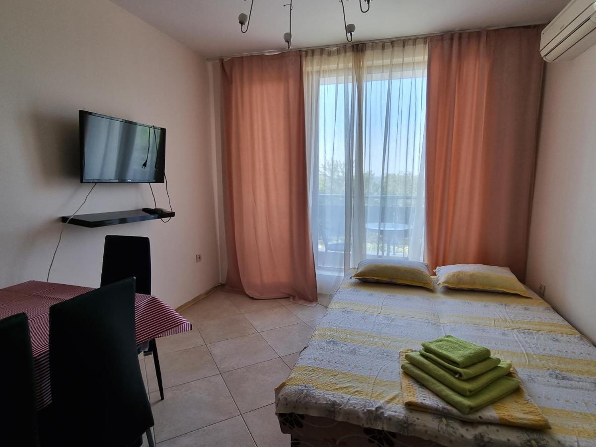 Fantasy Apartments Saint Constantine And Helena Resort Св. Св. Константин и Елена Екстериор снимка